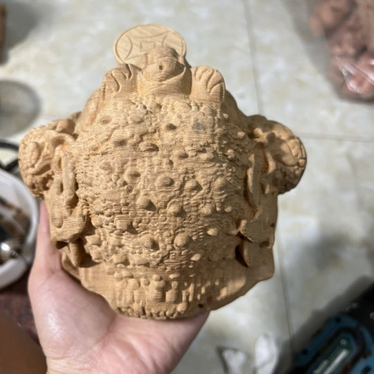 Tượng gỗ Cóc thần tài