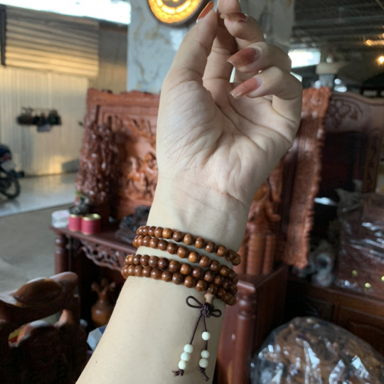 Chuỗi hạt gỗ hương thơm tự nhiên