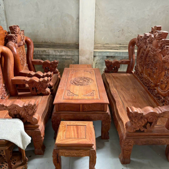 Salon gỗ cổ điển