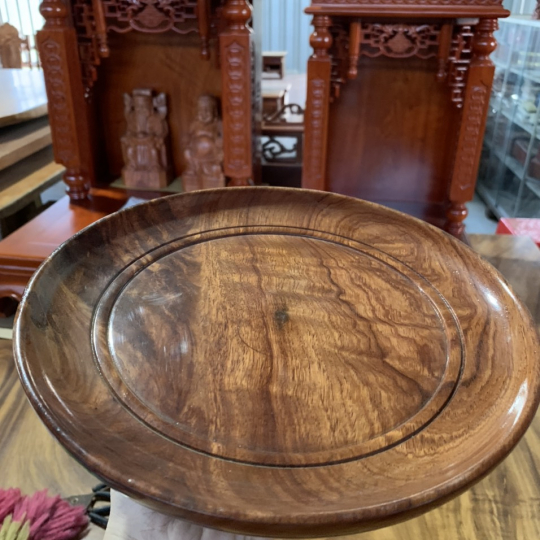 Dĩa gỗ chưng bàn thờ