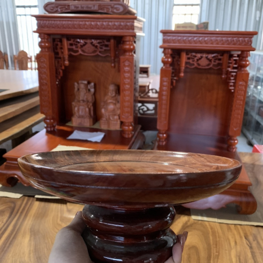 Dĩa gỗ chưng bàn thờ