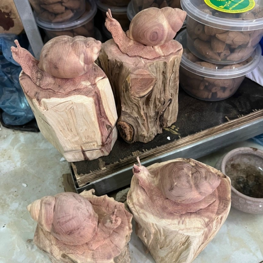 Tượng gỗ con Ốc Sên