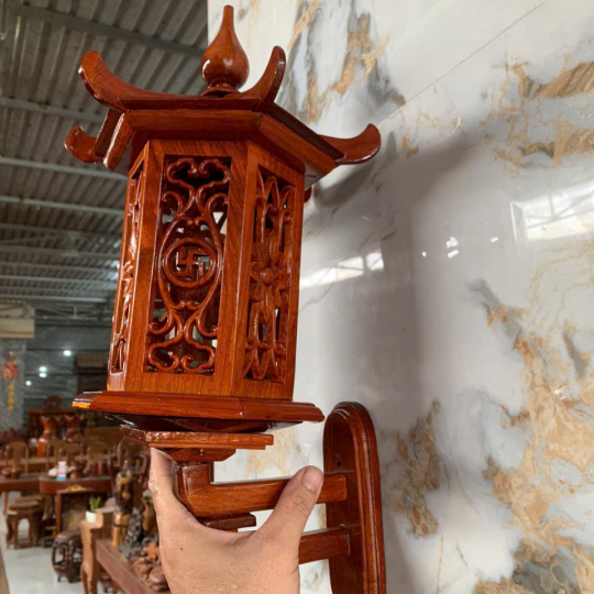 ĐÈN TREO TƯỜNG - gỗ hương