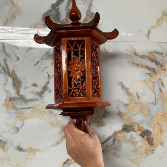 ĐÈN TREO TƯỜNG - gỗ hương