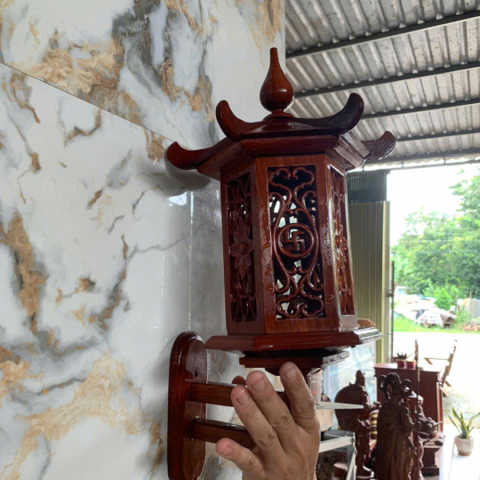 ĐÈN TREO TƯỜNG - gỗ hương