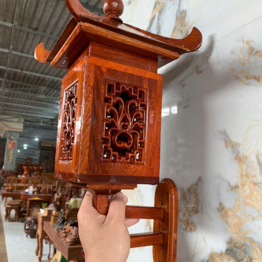 ĐÈN TREO TƯỜNG - gỗ hương
