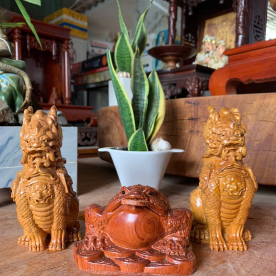 Bộ tượng gỗ Kỳ Lân và Cóc Thiềm thừ
