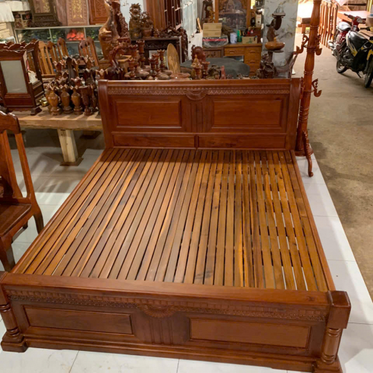 Giường gỗ cao cấp