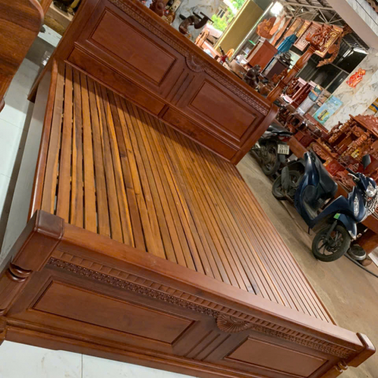 Giường gỗ cao cấp