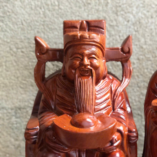 Tượng thờ bằng gỗ